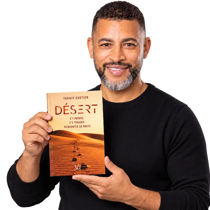 Yannis Gautier présentant son livre Désert